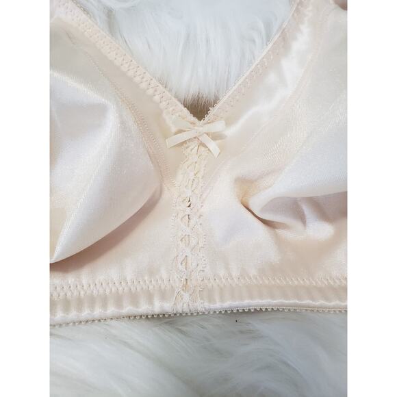 NEW BALI Size 42D NUDE Bra Wirefree All Around Flexible Support DF3820 Beige - Picture 2 of 7